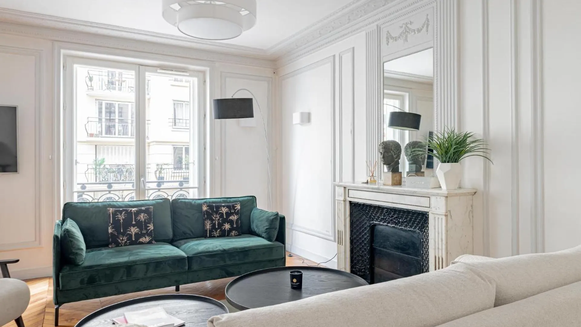 아파트 Parisian Elegance 2bedr In The 16th 파리